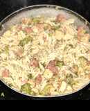 Pastas con pollo, brócoli y chorizo