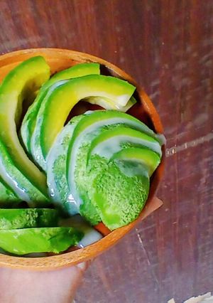 Hình của món Bơ dầm sữa đặc.