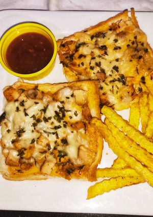 A picture of Cheesy Pizza Bread 🍕.