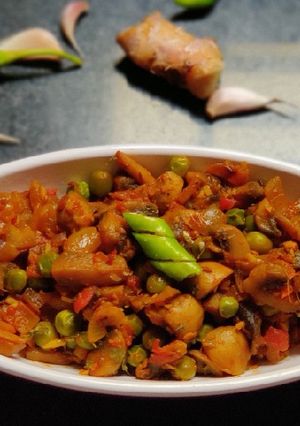 A picture of Magic masala Muttor mushroom recipe.