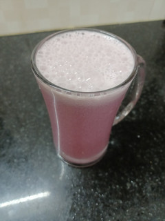 மாதுளை பழம் ஜூஸ்(pomegranate juice recipe in tamil) செய்முறை முக்கிய புகைப்படம்