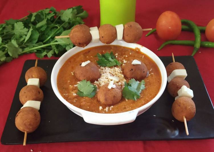 Steps to Make Perfect Besani Kofta Curry