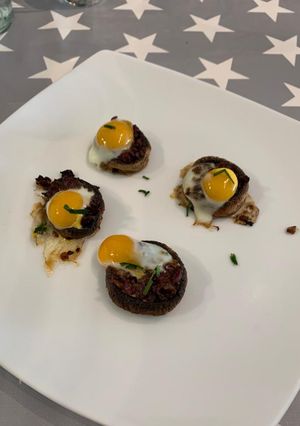 Una foto de Champiñones rellenos de jamón ibérico