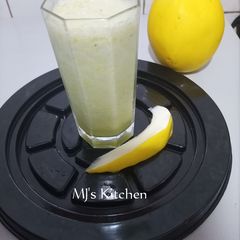 A picture of Golden melon smoothie.