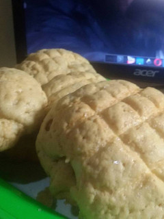 Foto resep Melon Pan / Melon Bread