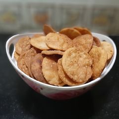 A picture of Mathari Crispy Papadi.