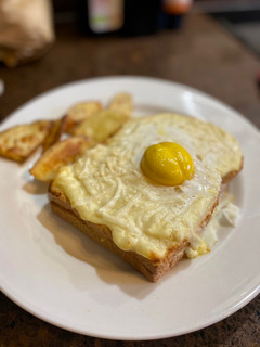 Una foto de Croque Monsieur o Croque Madame
