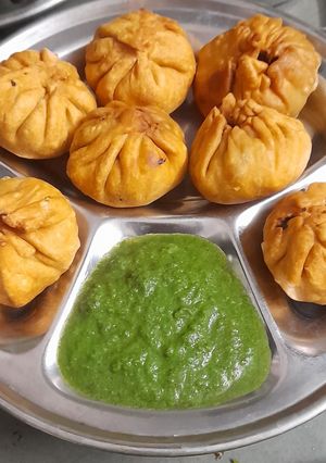 લીલવા ની કચોરી (Lilva Kachori Recipe In Gujarati) રેસીપી મુખ્ય ફોટો