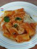 Macarrones XL rellenos de bonito y requesón
