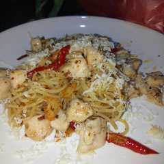รูปของ Spaghetti Aglio Olio with Chicken