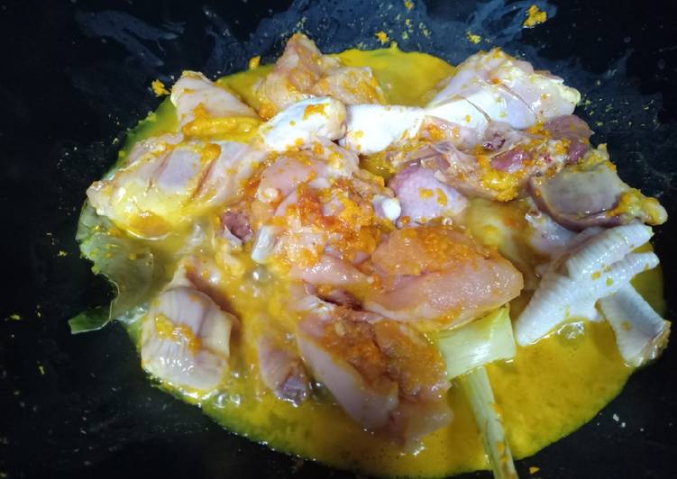 Bagaimana Membuat Ayam ungkep/ayam kunyit yang Sempurna