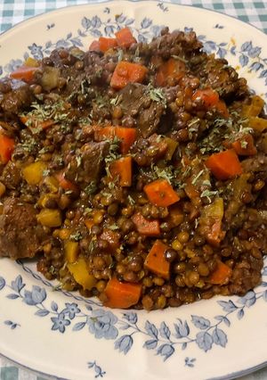 Une photo de Lentilles Vertes au Veau, Carottes, Tomates et Ananas