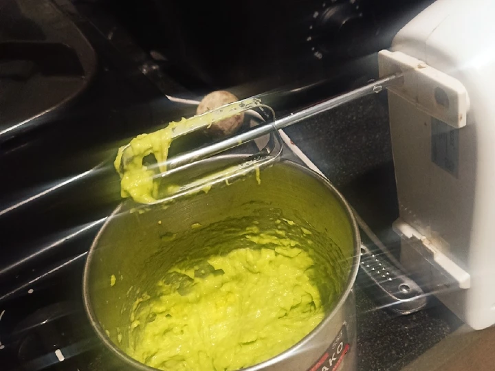 Langkah Mudah untuk Menyiapkan Resep Alpukat kocok mixer yang  Bikin Ketagihan Anti Ribet, Uenak Banget