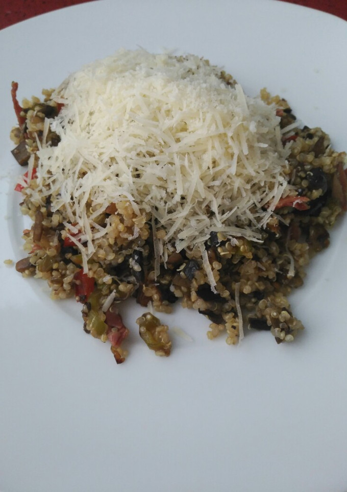 Una foto de Quinoa con verduras