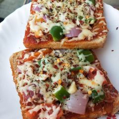 A picture of Bread pizza.