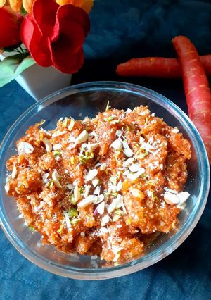गाजर का हलवा (gajar ka halwa recipe in Hindi) रेसिपी मुख्य फोटो