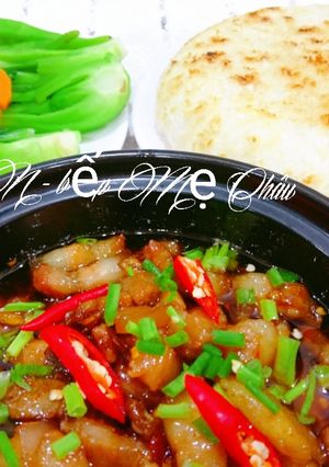 Hình của món Cơm cháy kho quẹt rau luộc.