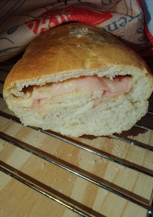 Una foto de Pan casero de Jamón y Queso 🔥