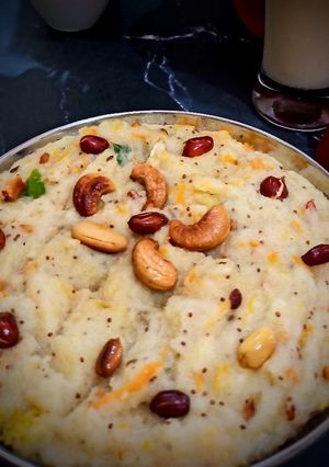 झटपट सूजी उपमा(jhatpat suji upma recipe in hindi) रेसिपी मुख्य फोटो