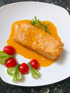 Hình của món Cá hồi sốt cam.