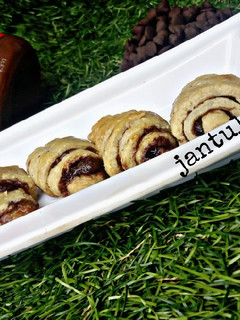 A picture of Puff pastry mini chocolate croissant.