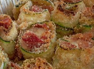 Foto di Rotolini di zucchine farciti con prosciutto e mozzarella