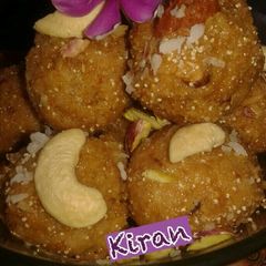 A picture of Urad dal laddu.
