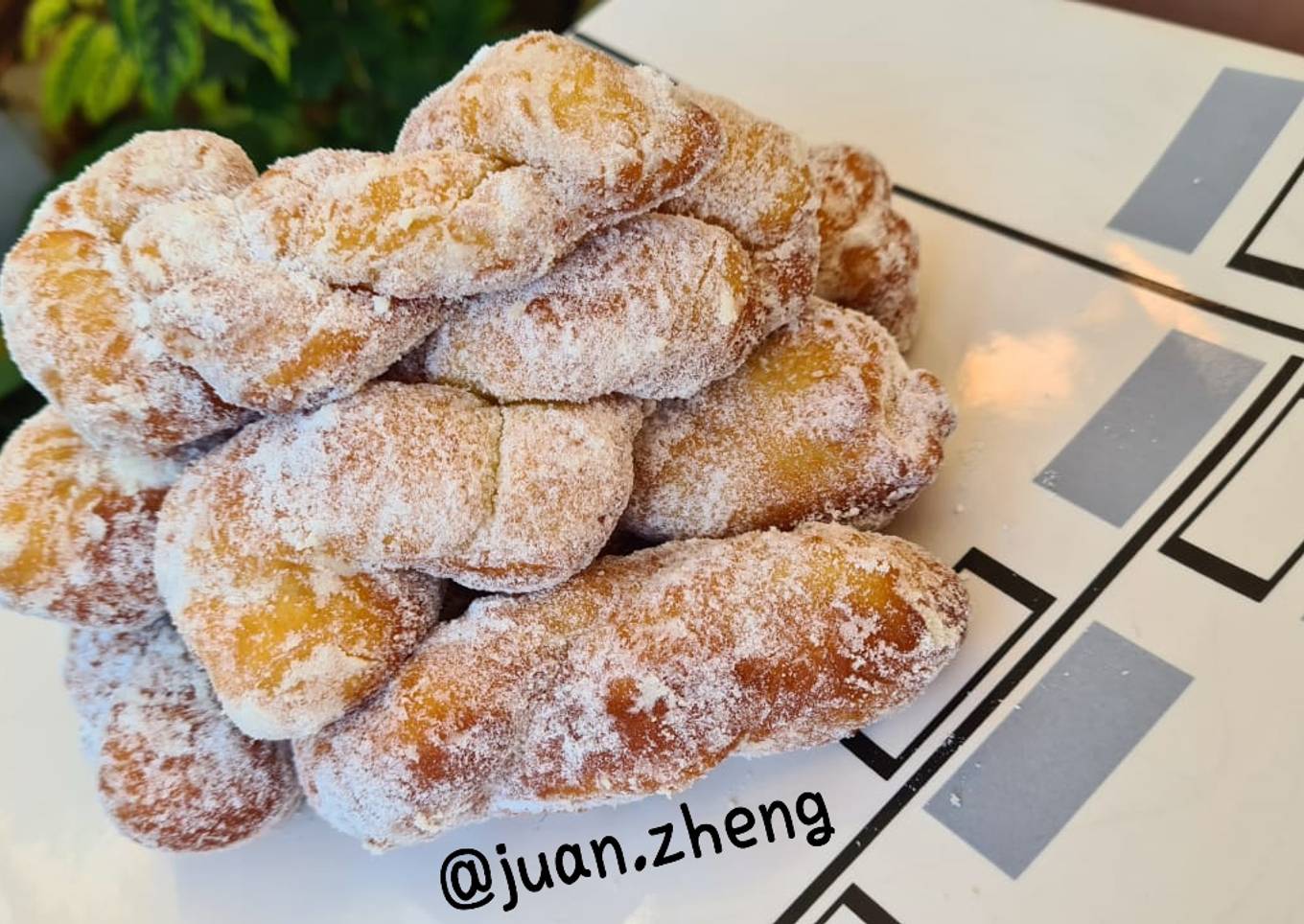 Cara Gampang Membuat Korean Twisted Donuts recipe Farah Quinn Anti Gagal