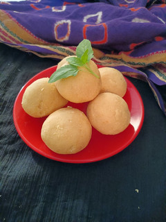 દાળિયા ની દાળ ના લાડુ (Daliya Dal Ladoo Recipe In Gujarati) રેસીપી મુખ્ય ફોટો