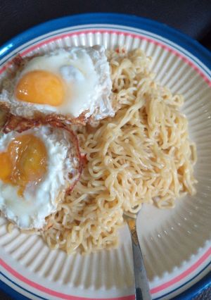A picture of Indomitable with egg.