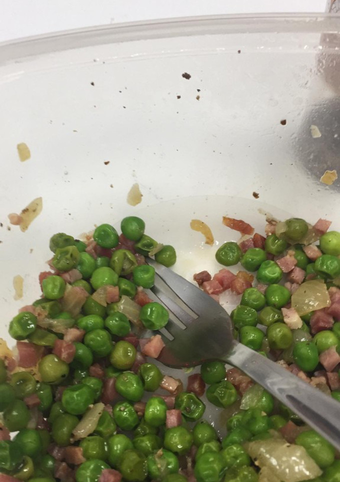 Una foto de Guisantes con jamón