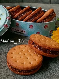 عکسی از دستور بیسکوییت و معجون خرما