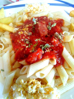 Una foto de Macarrones con salsa dos chorizos!!