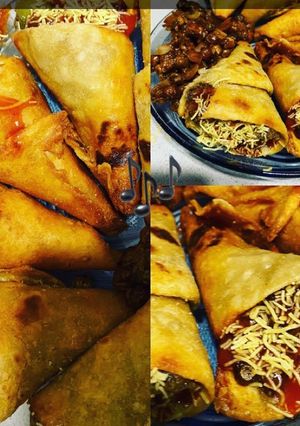 A picture of Roti cone chaat.