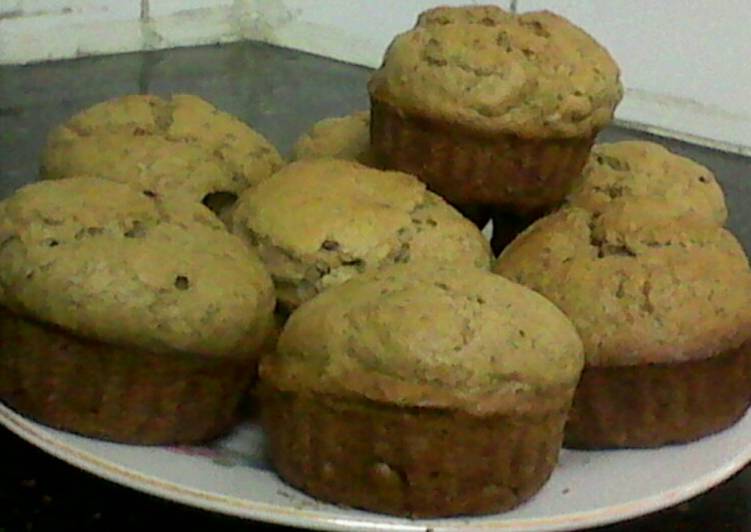 How to Make Favorite Fruit Muffins