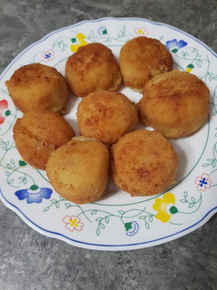 Una foto de Bombas de Patata con Jamón y Queso
