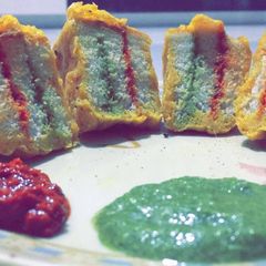 Bread pakoda (famous breakfast of Mumbai) A picture of Bread pakoda (famous breakfast of Mumbai).
