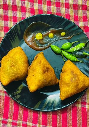 আলু ফুলকপির সিঙ্গারা(aloo fulkopir singara recipe in bengali) রেসিপির প্রধান ছবি