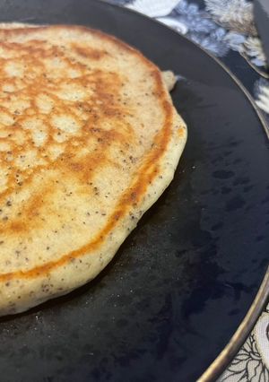 Mákos-joghurtos pufipalacsinta (pancake) recept fotója