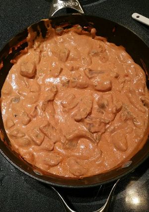 A picture of Beef Stroganoff.
