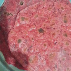 A picture of Beetroot roti.
