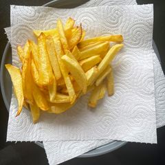 Τηγανίτες Πατάτες - the best home fried chips! A picture of Τηγανίτες Πατάτες - the best home fried chips!.