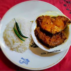 A picture of Rohu Kalia.