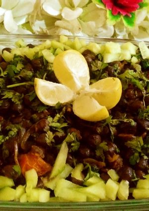 A picture of Black chana chat.