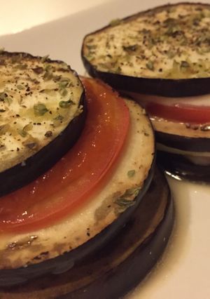 Foto principal de Milhoja de berenjena, mozzarella y tomate