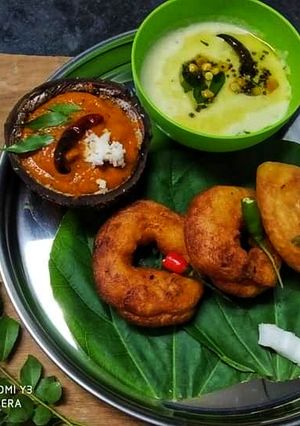 A picture of মেদু বড়া(Medu vada recipe in Bengali).