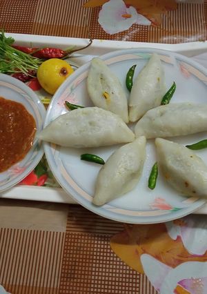 মাংসের পিঠে ঝাল চাটনির সাথে (mangsher pitha jhal chutneyr sathe recipe in Bengali) রেসিপির প্রধান ছবি