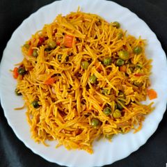 A picture of Vermicelli vegetable upma.