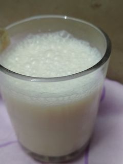 बनाना शेक (banana shake recipe in Hindi) रेसिपी मुख्य फोटो