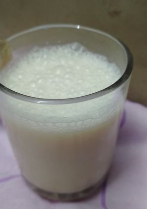 बनाना शेक (banana shake recipe in Hindi) रेसिपी मुख्य फोटो